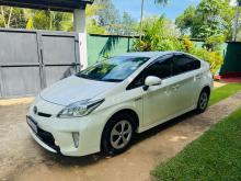 Toyota Prius S LED 2015 Car