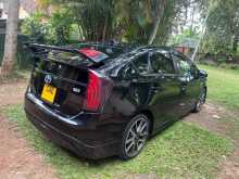 https://riyasewana.com/uploads/toyota-prius-s-5135503763.jpg