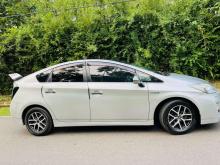 https://riyasewana.com/uploads/toyota-prius-s-5930486064.jpg