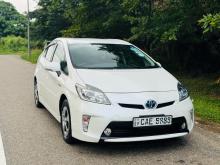 Toyota PRIUS S LED 2013 Car