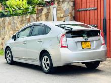 https://riyasewana.com/uploads/toyota-prius-s-616141117026.jpg