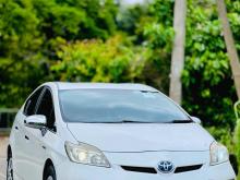 Toyota Prius S Grade 2012 Car
