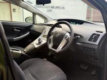 https://riyasewana.com/uploads/toyota-prius-s-76351317925.jpg
