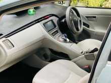 https://riyasewana.com/uploads/toyota-prius-s-917222822563.jpg
