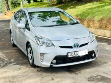 Toyota Prius S 2013 Car