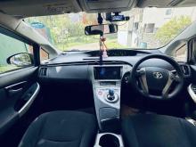 https://riyasewana.com/uploads/toyota-prius-w30-1812421024391.jpg