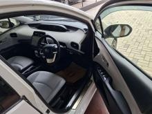 https://riyasewana.com/uploads/toyota-prius-w50-41252086416.jpg