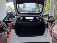 https://riyasewana.com/uploads/toyota-prius-w50-9813546264.jpg