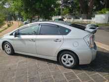 https://riyasewana.com/uploads/toyota-prius-zvw-152122354651.jpg