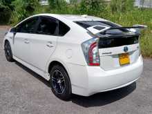 https://riyasewana.com/uploads/toyota-prius-zvw30-2143259734.jpg