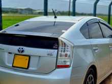 https://riyasewana.com/uploads/toyota-prius-zw30-1283731862.jpg