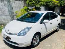 https://riyasewana.com/uploads/toyota-priuse-2nd-11156524422.jpg