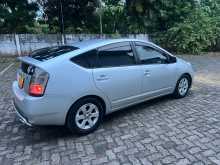 https://riyasewana.com/uploads/toyota-priyes-2009-319501712394.jpg