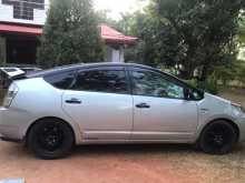 https://riyasewana.com/uploads/toyota-pruis-9833444143.jpg