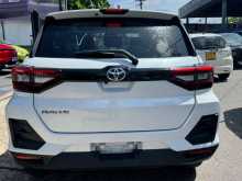 https://riyasewana.com/uploads/toyota-raiz-181102234922.jpg