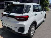 https://riyasewana.com/uploads/toyota-raiz-181102244463.jpg