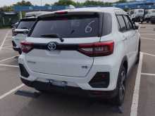https://riyasewana.com/uploads/toyota-raiz-2024-2218003512892.jpg