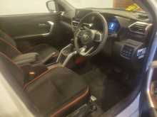 https://riyasewana.com/uploads/toyota-raiz-g-181037054133.jpg
