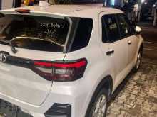 https://riyasewana.com/uploads/toyota-raiz-g-181037054902.jpg