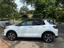 https://riyasewana.com/uploads/toyota-raiz-hybrid-2025-211005912922.jpg