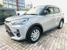 https://riyasewana.com/uploads/toyota-raize-1-2-920394817706.jpg