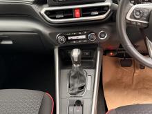 https://riyasewana.com/uploads/toyota-raize-1200-1313122817725.jpg