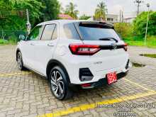 https://riyasewana.com/uploads/toyota-raize-1200-132019184072.jpg