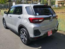 https://riyasewana.com/uploads/toyota-raize-1200cc-121216346316.jpg
