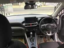 https://riyasewana.com/uploads/toyota-raize-1200cc-4174705434.jpg