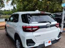 https://riyasewana.com/uploads/toyota-raize-2023-1819551312142.jpg