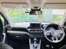 https://riyasewana.com/uploads/toyota-raize-2024-1820535412143.jpg