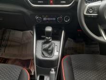 https://riyasewana.com/uploads/toyota-raize-209433617766.jpg