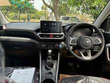 https://riyasewana.com/uploads/toyota-raize-hybrid-1113575124121.jpg
