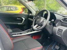https://riyasewana.com/uploads/toyota-raize-hybrid-1511423024612.jpg