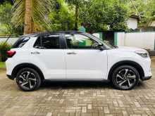 https://riyasewana.com/uploads/toyota-raize-hybrid-2024-112465312542.jpg