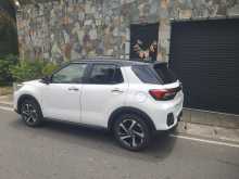 https://riyasewana.com/uploads/toyota-raize-hybrid-2025-1922095612804.jpg
