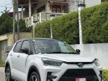 Toyota Raize Hybrid 2025 SUV