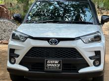 Toyota Raize Hybrid Parking 2025 SUV