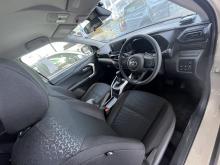 https://riyasewana.com/uploads/toyota-raize-x-1514175817943.jpg