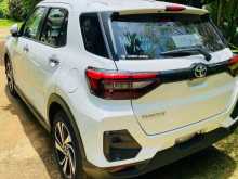 https://riyasewana.com/uploads/toyota-raize-z-12911414262.jpg
