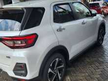 https://riyasewana.com/uploads/toyota-raize-z-13908454132.jpg