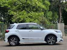 https://riyasewana.com/uploads/toyota-raize-z-18110751893.jpg