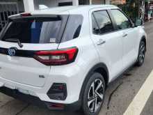 https://riyasewana.com/uploads/toyota-raize-z-181124304382.jpg