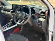 https://riyasewana.com/uploads/toyota-raize-z-2024-1920304012814.jpg