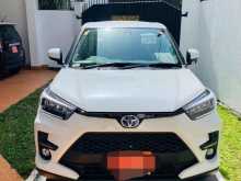 Toyota RAIZE Z PREMEUM HYBRIDE 2025 SUV