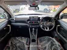 https://riyasewana.com/uploads/toyota-raize-z-28145132974.jpg