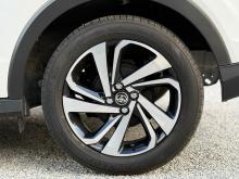 https://riyasewana.com/uploads/toyota-raize-z-29112717295.jpg