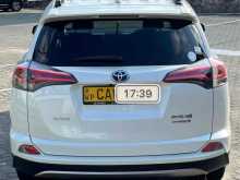 https://riyasewana.com/uploads/toyota-rav4-1317452322092.jpg