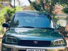Toyota RAV4 1998 SUV