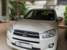 Toyota RAV4 2010 SUV